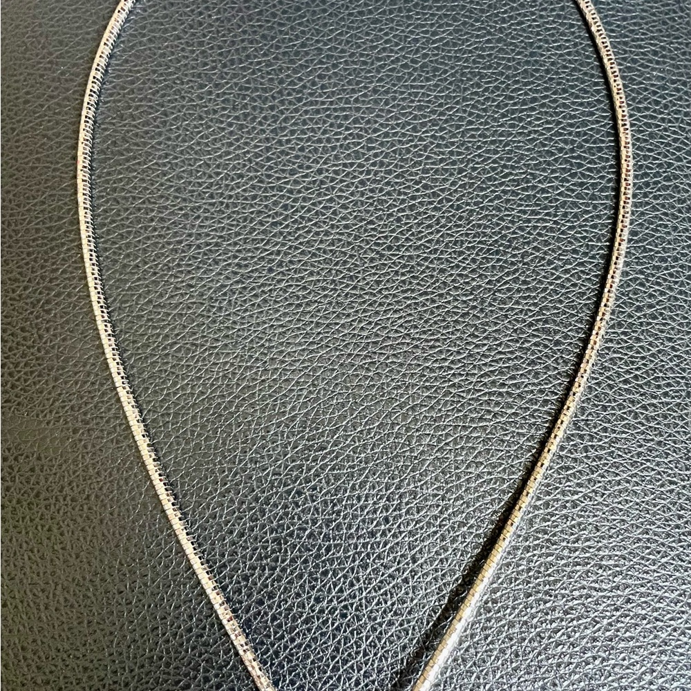 Omega style necklance - Picture 6 of 9
